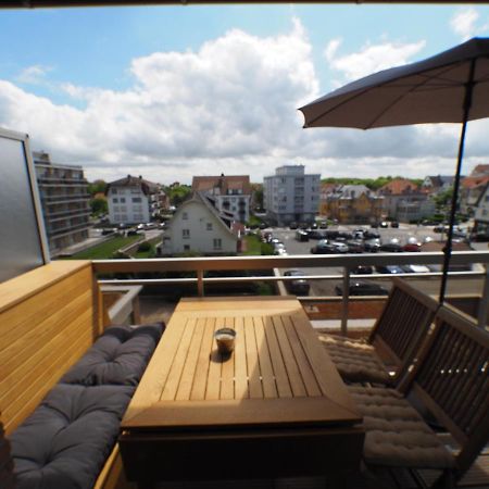 Appartement Sur La Digue - De Haan - Le Coq - Silver Beach D2 Exterior photo