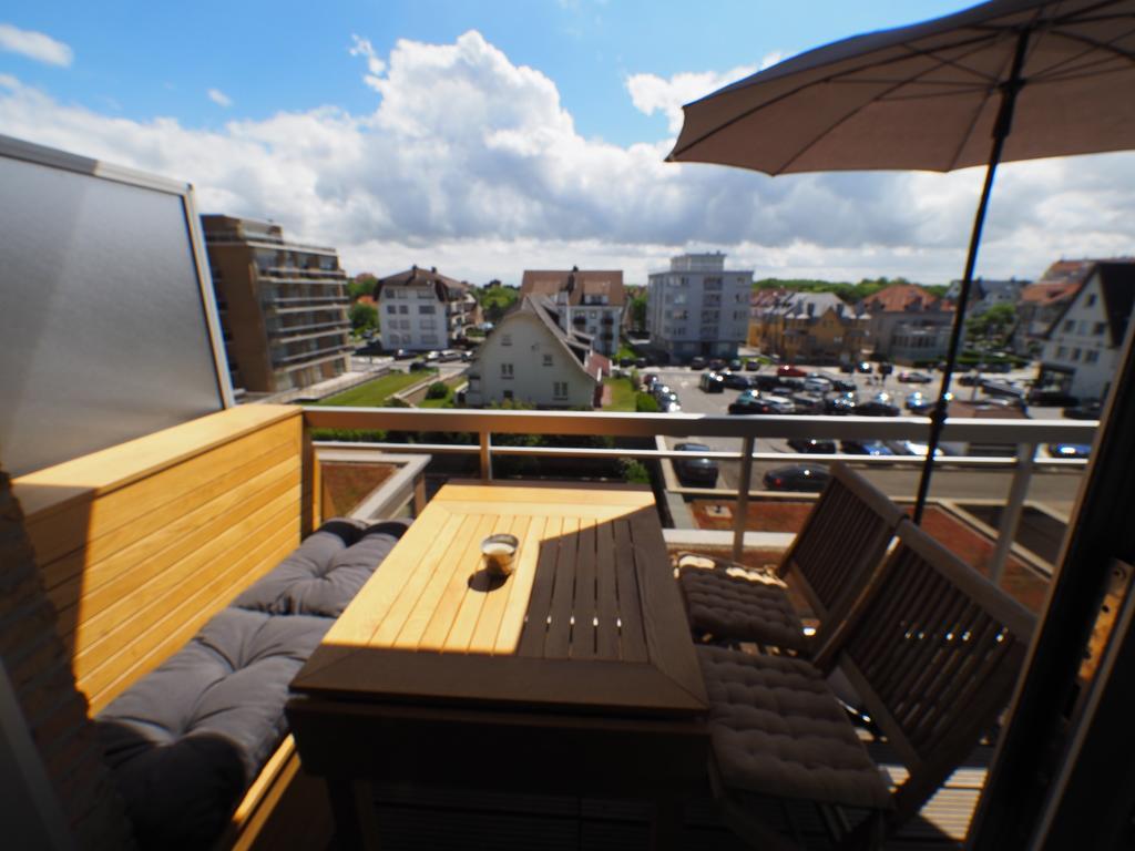 Appartement Sur La Digue - De Haan - Le Coq - Silver Beach D2 Exterior photo